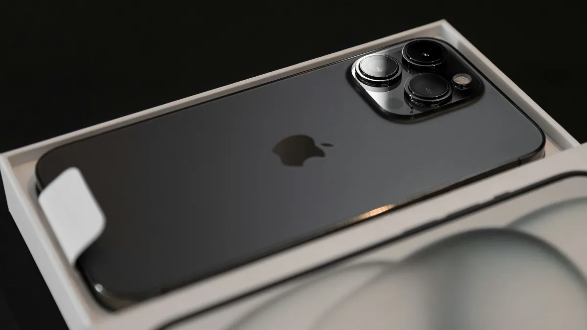apple-iphone-15-pro-price-drops-by-over-rs-11000-where-to-buy-latest-iphone-15-pro-at-lowest-price-vijay-sales-mega-freedom-sale-2024