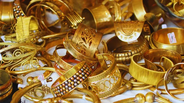 gold-might-be-extremely-lucky-for-these-5-zodiac-signs-as-per-astrology