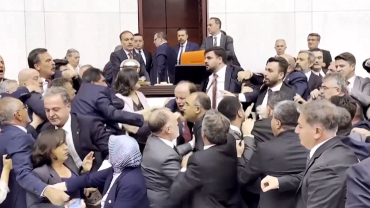 Türkiye: Brawl among parliamentarians over debate on imprisoned colleague, video shows flying fists, blood stains on the floor