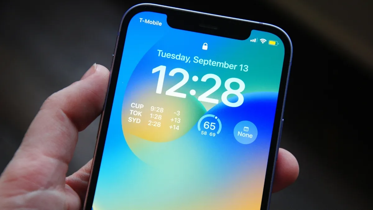 apple-reintroducing-ios-17-6-1-update-to-fix-advanced-data-protection-bug-all-you-need-to-know