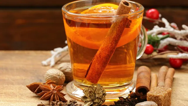 4-reasons-to-start-sipping-a-cup-of-cinnamon-tea-every-morning-instead-of-milk-tea