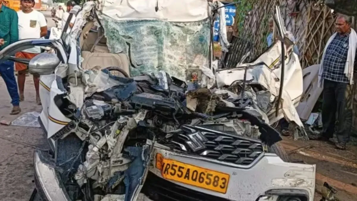 accident-news-over-three-dead-after-car-rams-into-parked-truck-on-etawah-kanpur-national-highway