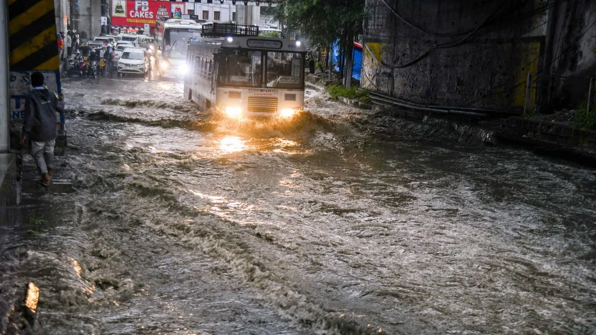 telangana-weather-moderate-to-heavy-rain-likely-in-hyderabad-imd-issues-yellow-alert-for-15-districts