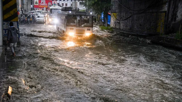telangana-weather-moderate-to-heavy-rain-likely-in-hyderabad-imd-issues-yellow-alert-for-15-districts