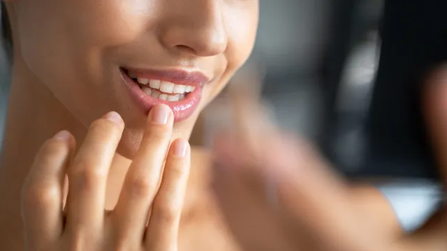 say-goodbye-to-chapped-lips-with-these-homemade-hydrating-lip-oils