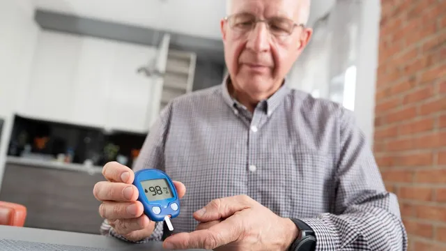 5-effective-tips-to-manage-blood-sugar-levels-in-older-people-diabetes-management-tips