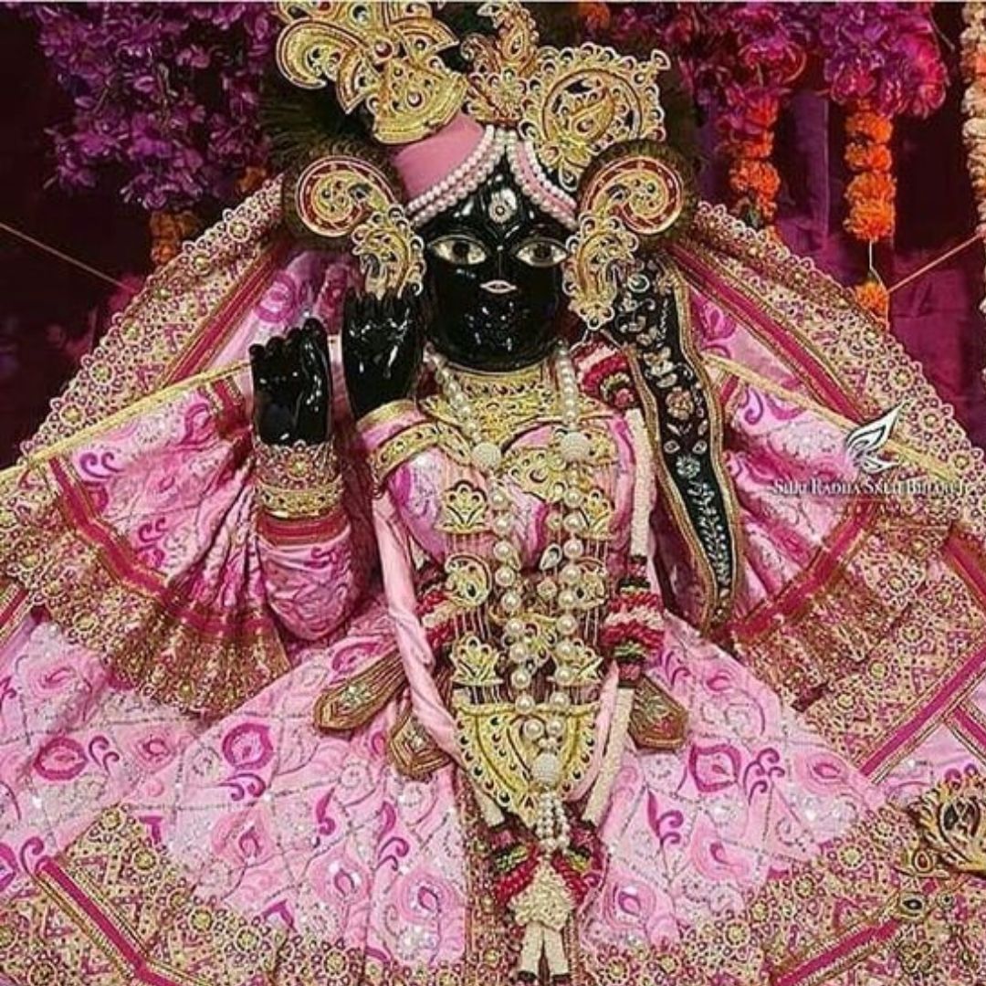 Janmashtami 2024 Mangla Aarti Is Performed At Banke Bihari Temple In