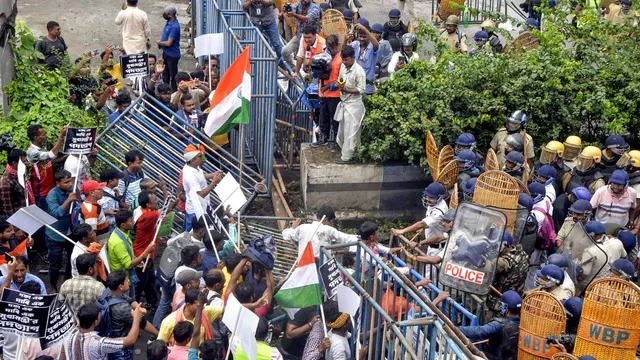 kolkata-doctor-rape-mudder-case-bjp-denounces-lathicharge-on-students-demands-mamata-banerjee-resignation-and-polygraph-test