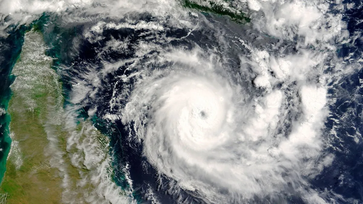 gujarat-loods-cyclone-asna-imd-prediction-weather-update-vadodara-rain-first-arabian-sea-cyclone-since-1964