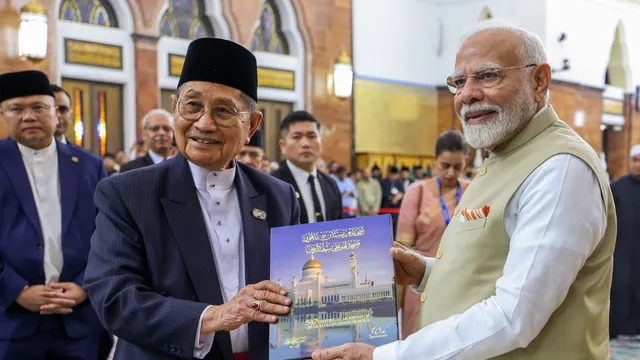 pm-modi-sets-course-for-singapore-after-concluding-historic-visit-to-brunei