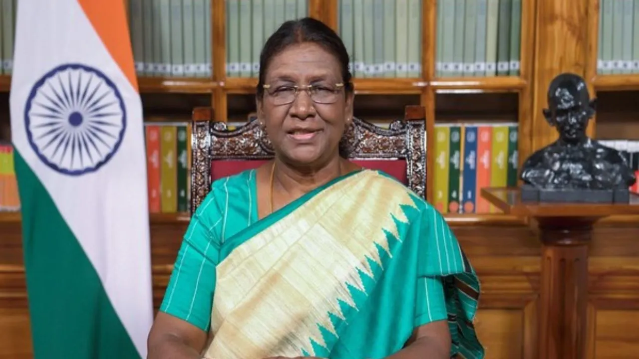 teachers-day-2024-president-droupadi-murmu-to-honor-50-educators-with-national-teachers-award-today