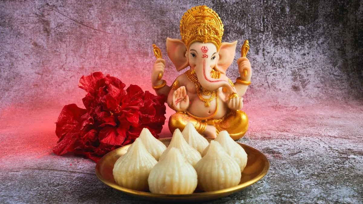 ganesh-utsav-2024-why-modak-is-lord-ganeshas-favourite-treat-know-significance-and-benefits-of-offering-this-sweet-to-ganpati-bappa