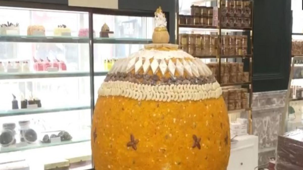 Ganesh Chaturthi 2024 Kolkata Sweet Shop Prepares 500 Kg Ladoo For