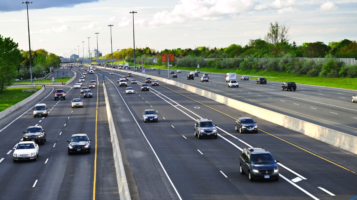 no-toll-for-personal-vehicles-travelling-up-to-20-kms-on-highways-gnssbased-toll-collection-to-be-introduced
