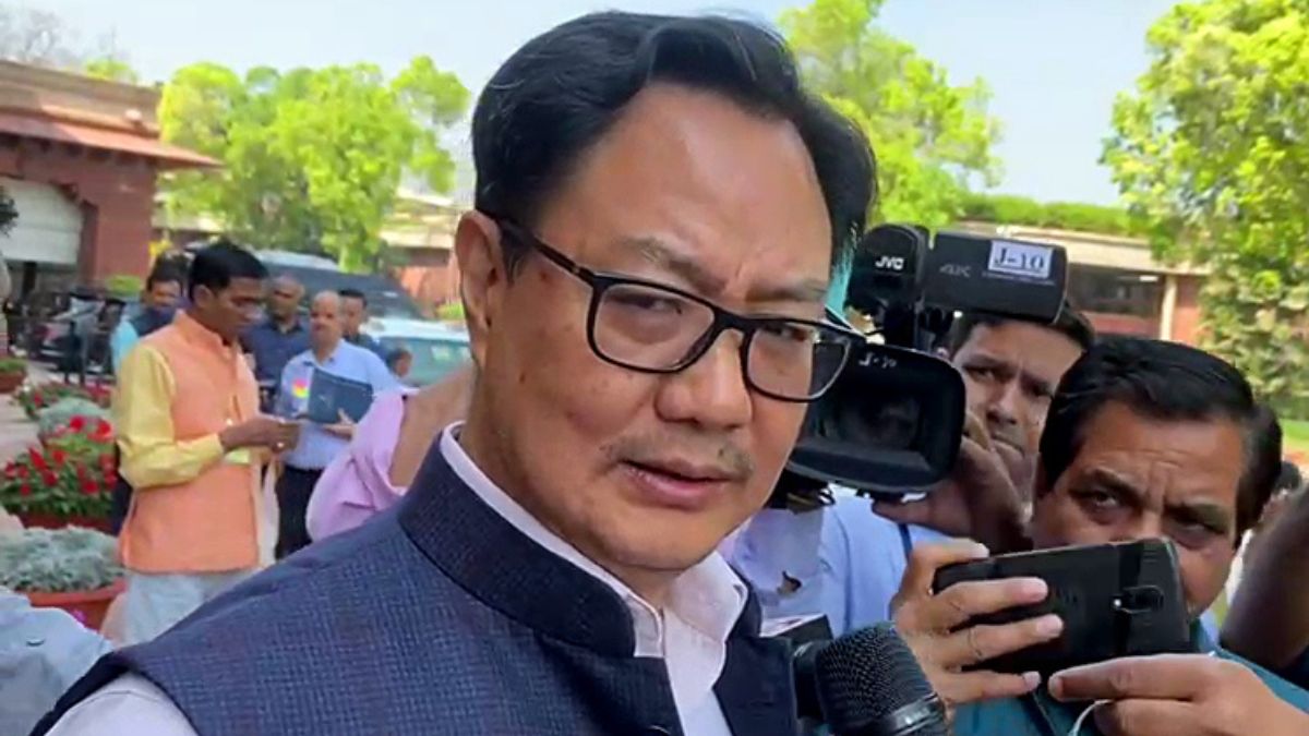 kiren-rijiju-warns-zakir-naik-over-call-to-reject-waqf-amendment-bill-says-do-not-mislead-indian-muslims