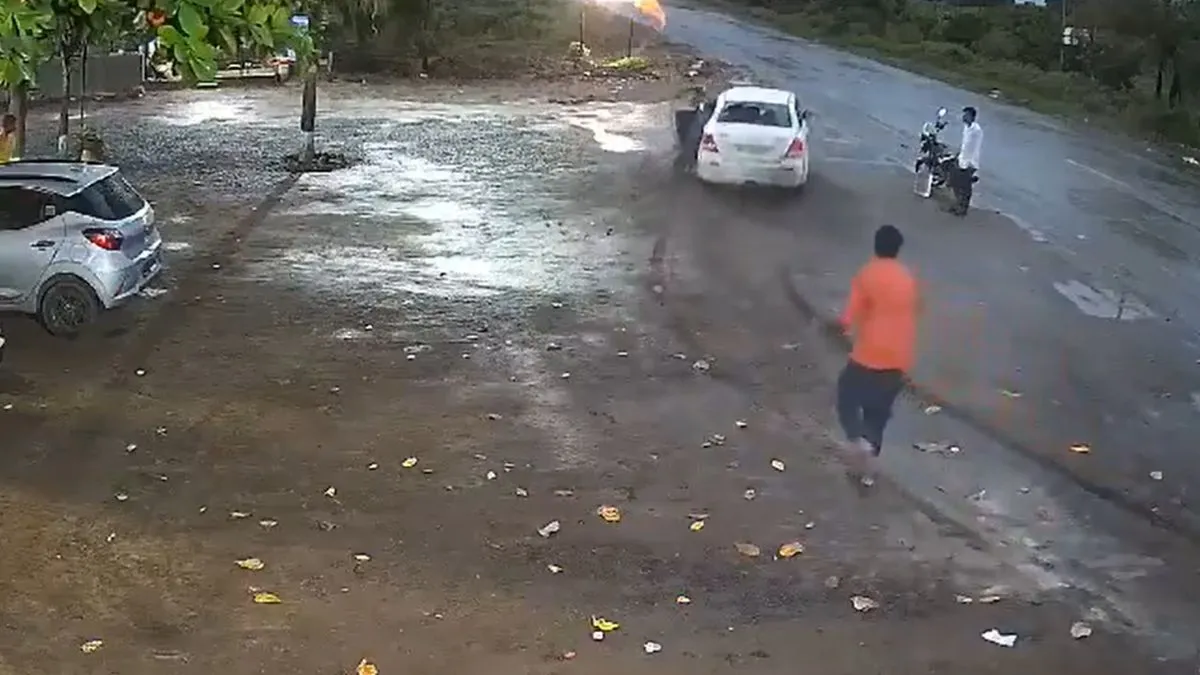 hotel-waiter-abducted-dragged-by-car-for-1-km-in-beed-after-he-asked-for-unpaid-bill-watch