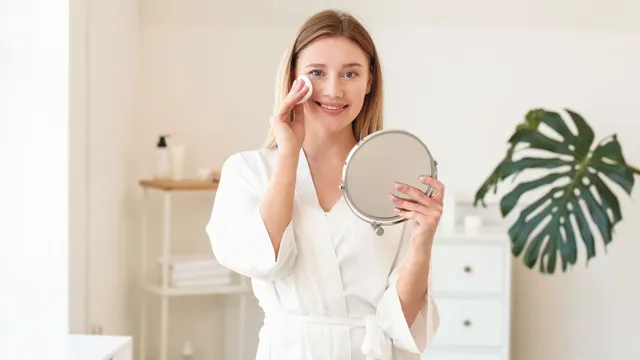 5-most-important-reasons-why-you-should-always-remove-your-makeup-before-going-to-bed-for-healthier-skin