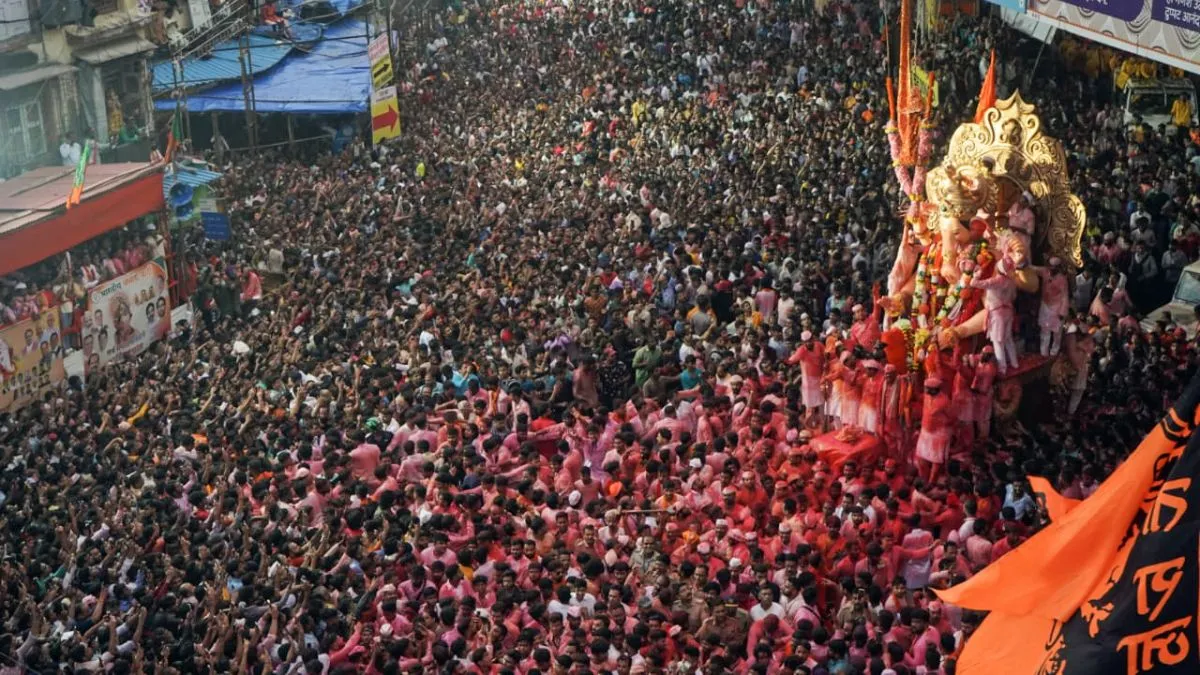 mumbai-ganesh-visarjan-2024-traffic-advisory-issued-for-september-17-monday-diversions-alternate-routes