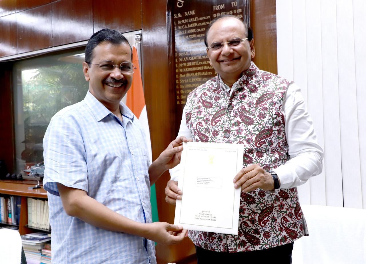 Arvind Kejriwal submitted his resignation to Delhi LG VK Saxena