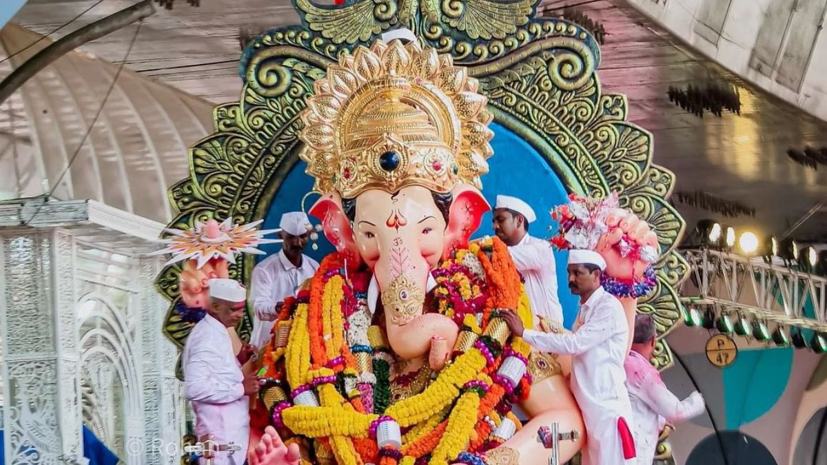 Lalbaugcha Raja Visarjan 2024 Mumbaikars Throng Streets For