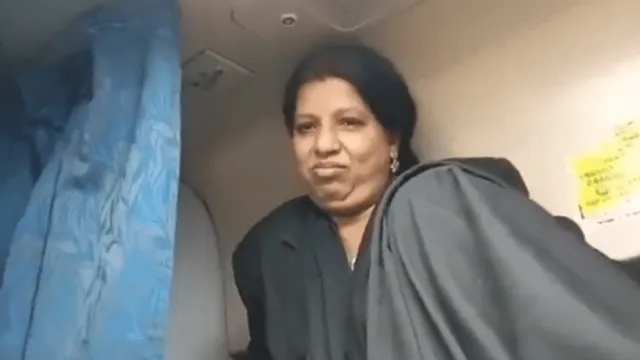 viral-video-ticketless-lawyer-aggressively-argues-with-tte-in-ac-train-coach-attacks-tte-after-deboarding