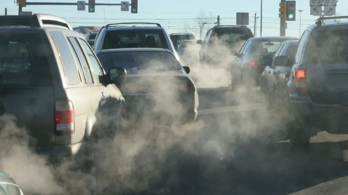 telangana-news-hyderabad-to-ban-15-year-old-vehicles-from-january-1-to-curb-pollution-old-vehicle-ban-green-tax-vehicle-scrapping-policy