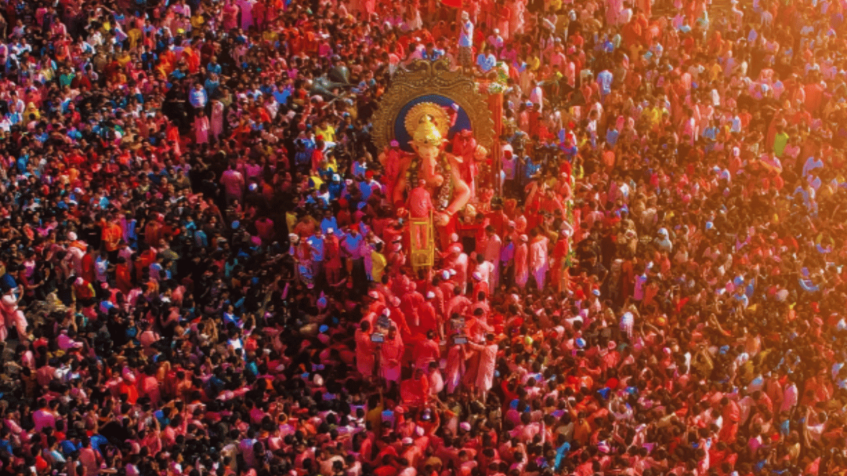 Viral Video Of Excited Pune Metro Passengers Chanting Bappa's Praise