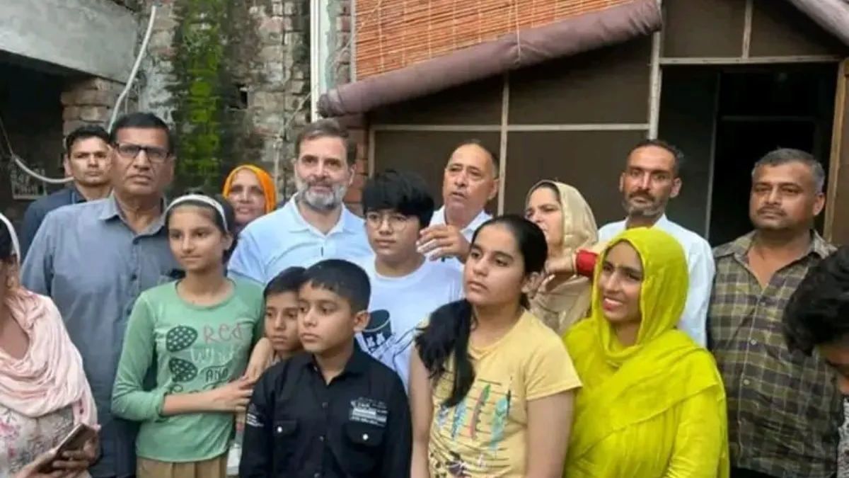 haryana-polls-2024-rahul-gandhi-visits-karnal-to-meet-family-of-youth-injured-in-us-road-accident