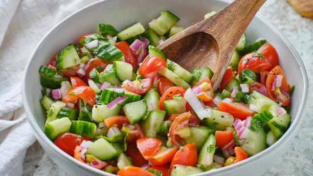 5-amazing-health-benefits-of-eating-cucumber-salad-everyday-for-quick-weight-loss