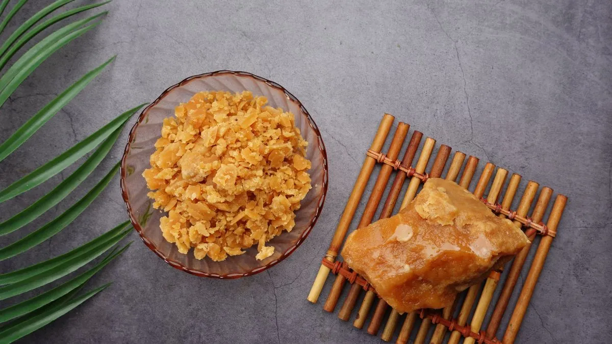 5-unknown-benefits-of-drinking-jaggery-water-regularly-for-healthy-skin-and-body