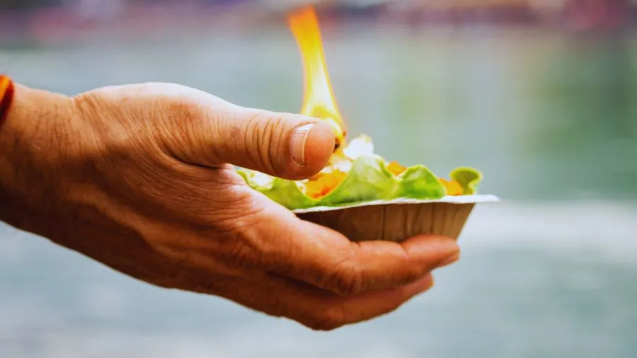 shradh-2024-7-astrological-remedies-to-follow-during-pitru-paksha-to-appease-ancestors-and-remove-pitra-dosh