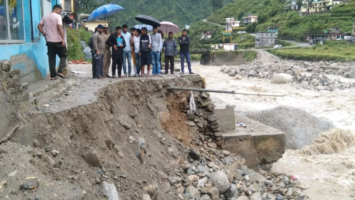 uttarakhand-cloudburst-dharmganga-river-overflows-due-to-heavy-rains-portion-of-road-washed-away-in-budhakedar