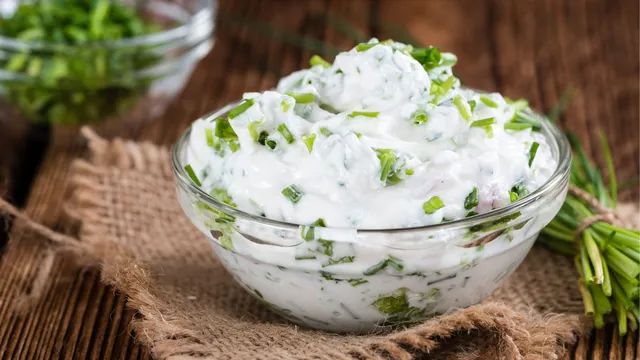 5-health-benefits-of-eating-one-cup-of-curd-every-morning-for-breakfast
