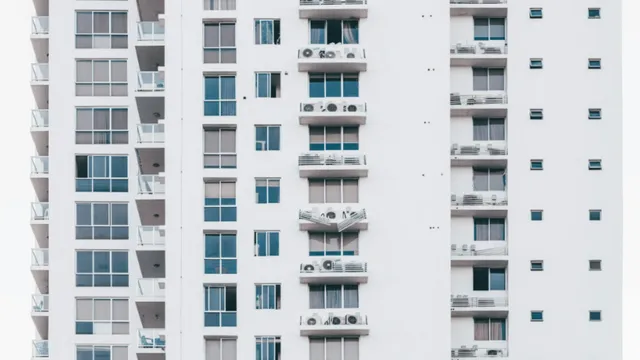 mumbai-2bhk-apartment-with-rs-135-lakh-rent-goes-viral-for-washing-machine-attached-above-commode