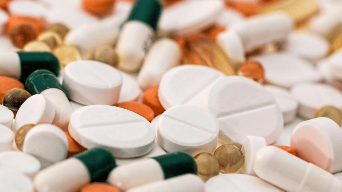 desis-dive-into-hilarious-meme-fest-as-paracetamol-is-among-53-medicines-to-fail-cdsco-drug-quality-test