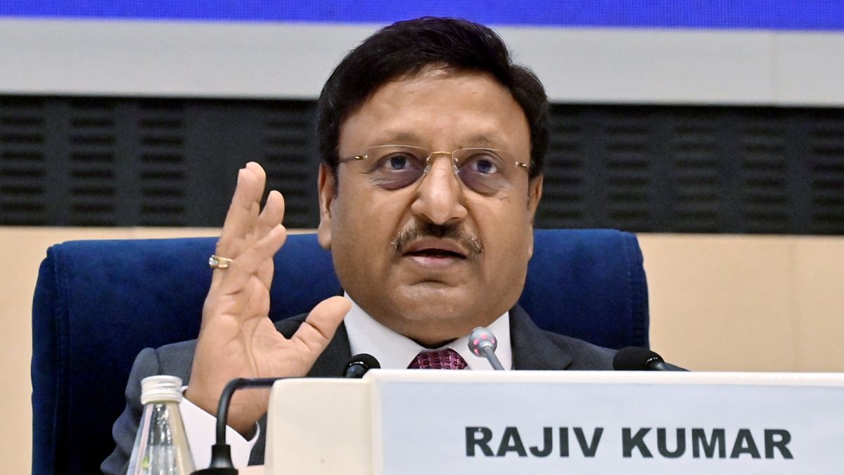ec-questions-maharashtra-govt-over-failure-to-comply-with-transfer-orders-directive-ahead-of-assembly-polls