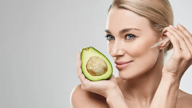 what-are-the-benefits-of-using-avocado-oil-does-it-helps-in-keeping-your-skin-hydrated-and-youthful-known-from-an-expert
