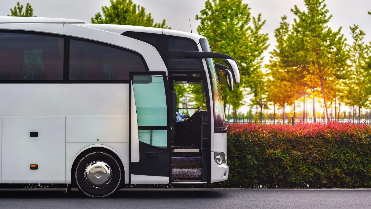 maharashtra-electric-bus-services-launched-for-ajanta-cave-tourists-on-world-tourism-day-details