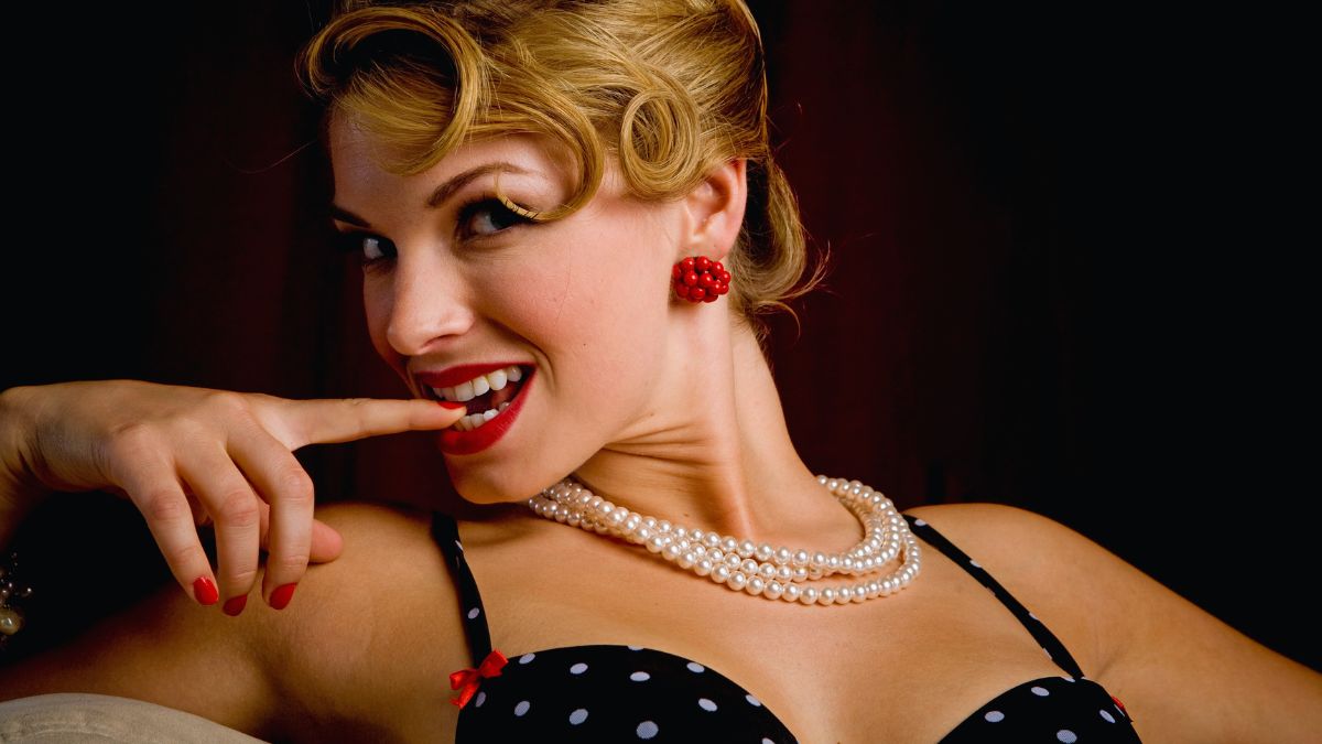 top-7-flirty-zodiac-signs-that-can-make-you-blush-with-their-words-and-gestures