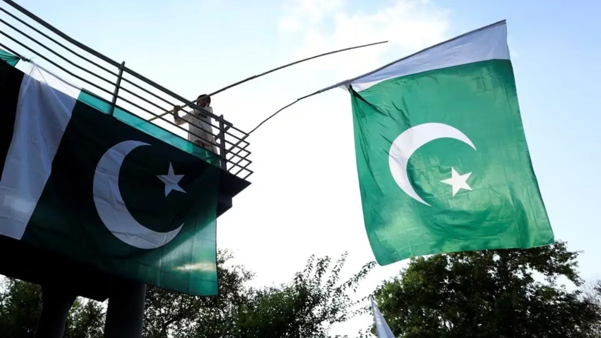 cash-strapped-pakistan-cuts-150000-jobs-dissolves-6-ministries-as-part-of-imf-deal