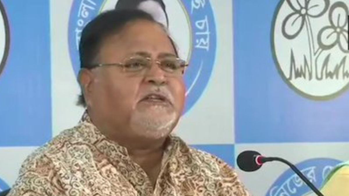 cbi-arrests-former-bengal-minister-partha-chatterjee-in-connection-with-teachers-recruitment-exam