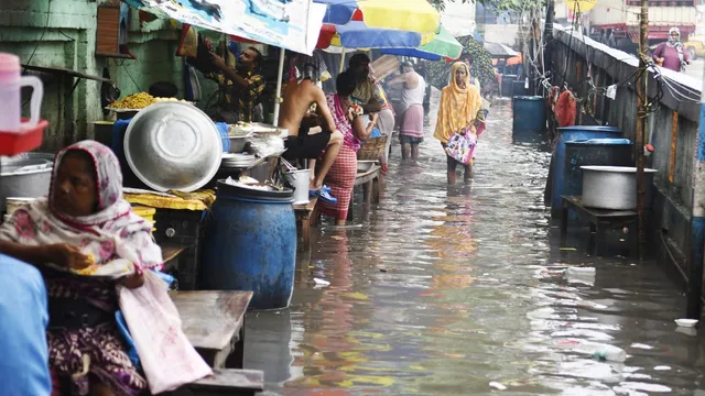 kolkata-weather-forecast-rain-likely-during-durga-puja-festivities-landslide-alert-issued-in-darjeeling-other-hilly-areas-bengal-rain-forecast