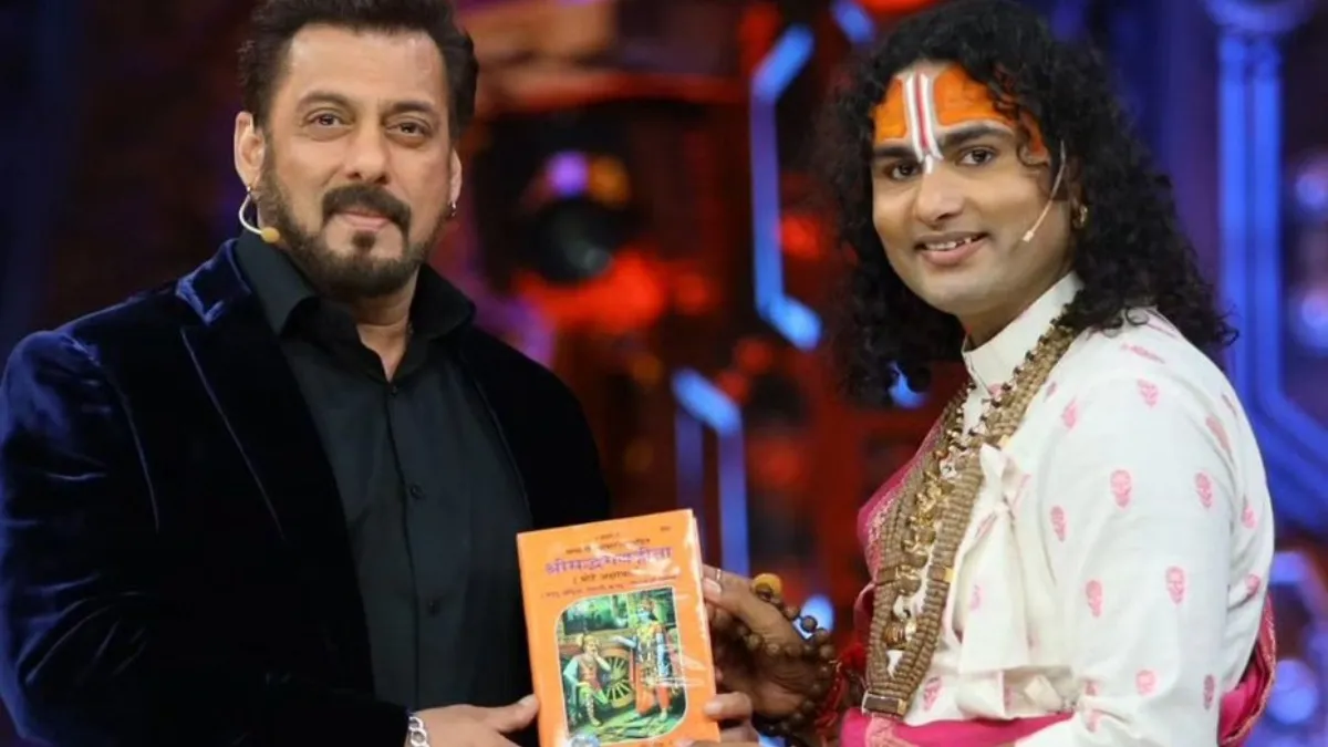 bigg-boss-18-grand-premiere-aniruddhacharya-gifts-bhagwat-gita-to-salman-khan-fans-predict-majaraj-wild-card-entry