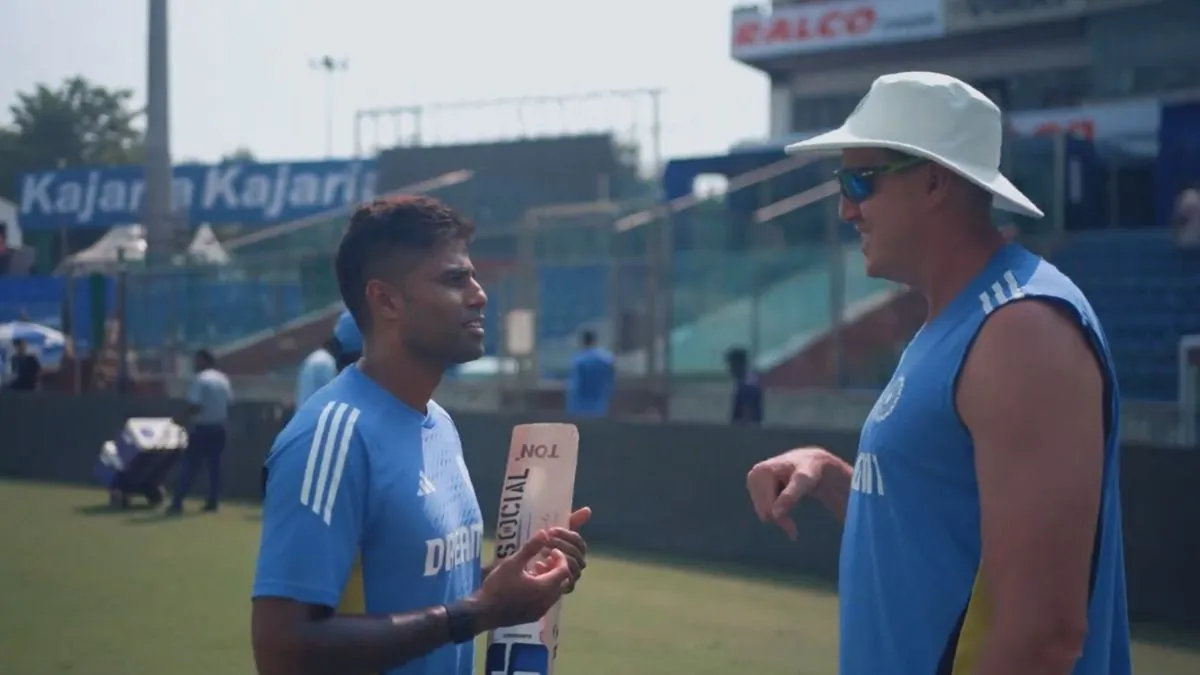 ind-vs-ban-suryakumar-yadav-teaches-morne-morkel-hindi-during-indias-training-session