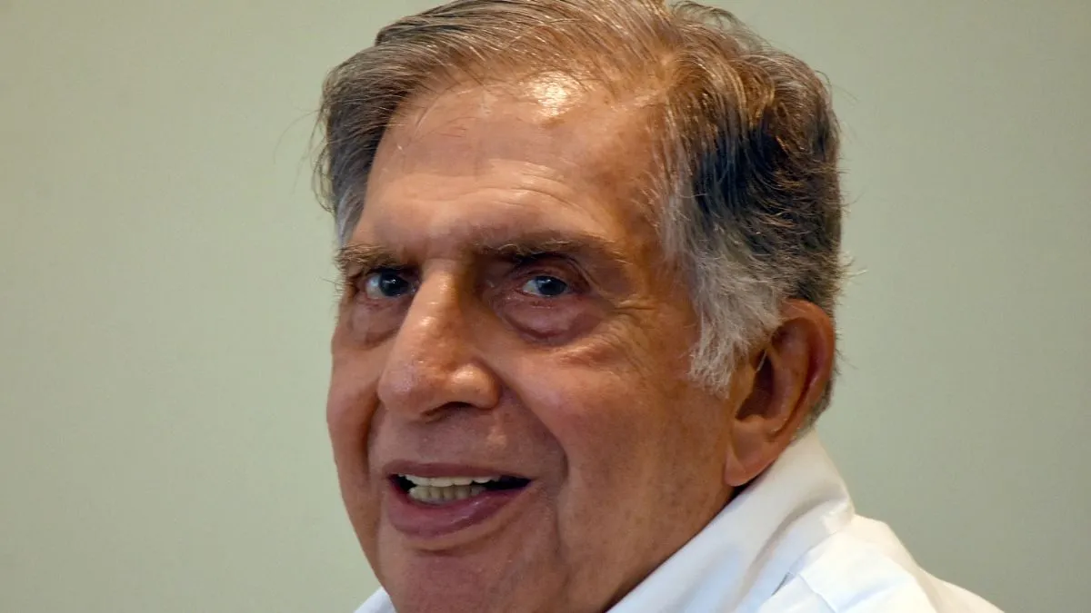 ratan-tata-dies-at-86-tata-sons-chairman-pm-modi-anand-mahindra-virendra-sehwag-lead-condolences-see-reactions