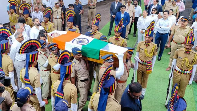 ratan-tata-laid-to-rest-at-parsi-crematorium-with-full-state-honours-thousand-turn-up-to-pay-tribute