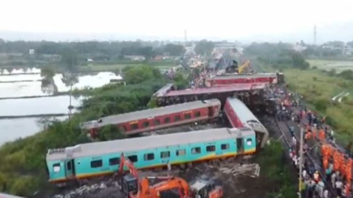why-mysore-darbhanga-bagmati-express-collided-with-goods-train-kavaraippettai-railway-station-chennai-officials-reveal-cause-of-accident