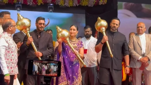 singham-again-ajay-devgn-kareena-kapoor-and-rohit-shetty-participate-in-ravan-dahan-ceremony-at-delhi-red-fort-watch