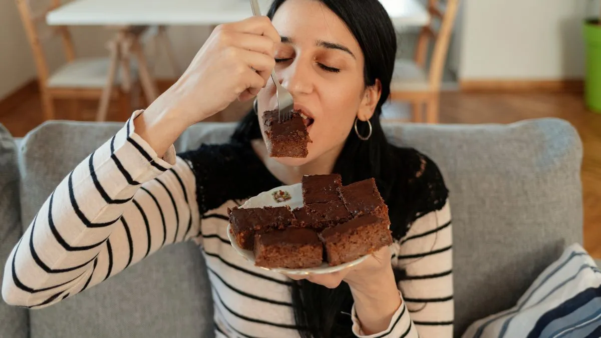 how-to-manage-sugar-cravings-during-festive-season-try-these-hacks