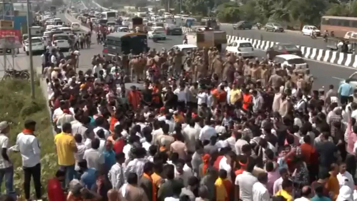 ghaziabad-protestors-defy-section-163-prohibitory-orders-call-for-mahapanchayat-in-yati-narsinghanand-support